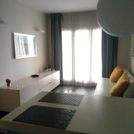 Appartamento 704 *